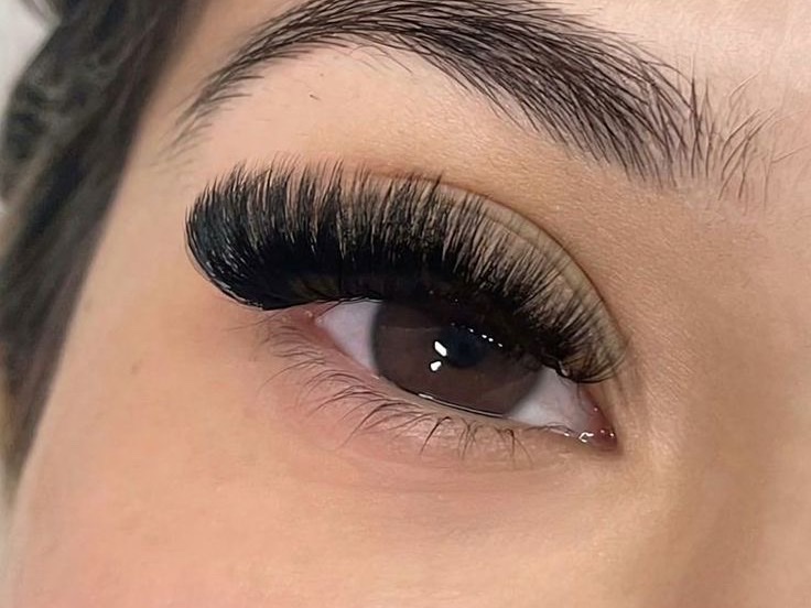 Volume lash set by M&M Lash Boutique
